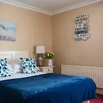 The Moorings & Seafood Restaurant 3*