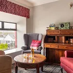 The Moorings & Seafood Restaurant 3*