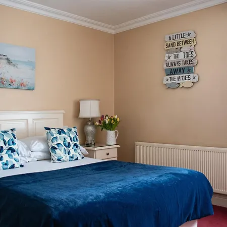 The Moorings & Seafood Restaurant 3*