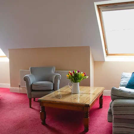 The Moorings & Seafood Restaurant 3*