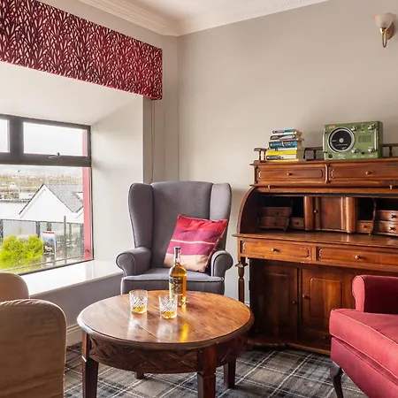 The Moorings & Seafood Restaurant 3*