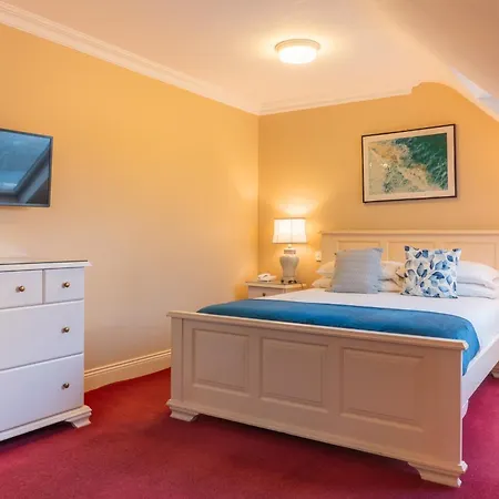 Guest house The Moorings & Seafood Restaurant 3*