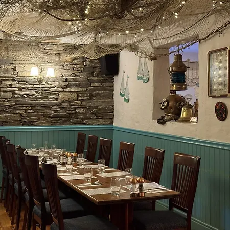 The Moorings & Seafood Restaurant Pensión