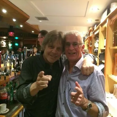 The Moorings & Seafood Restaurant 3*