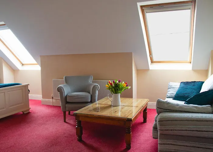 The Moorings & Seafood Restaurant 3*